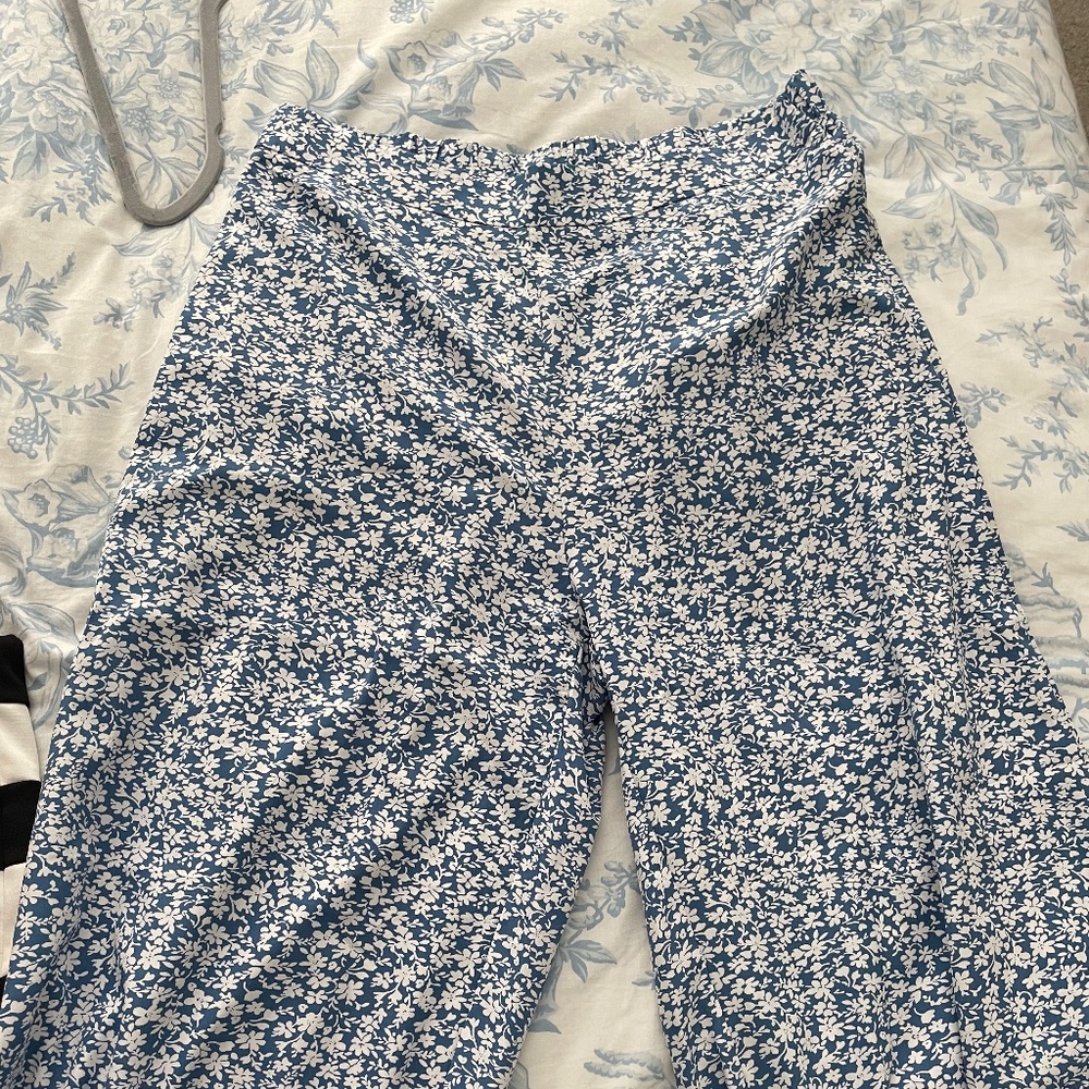 Wide Legged Lightweight Floral Pants